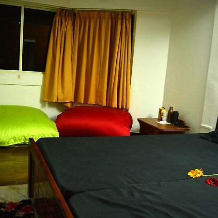 Social Rehab Downtown Hostel บังกาลอร์ ภายนอก รูปภาพ